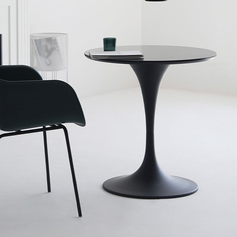 リビングルームラウンドトップダイニングテーブルメタルベース付きコンテンポラリーダイニングテーブル
