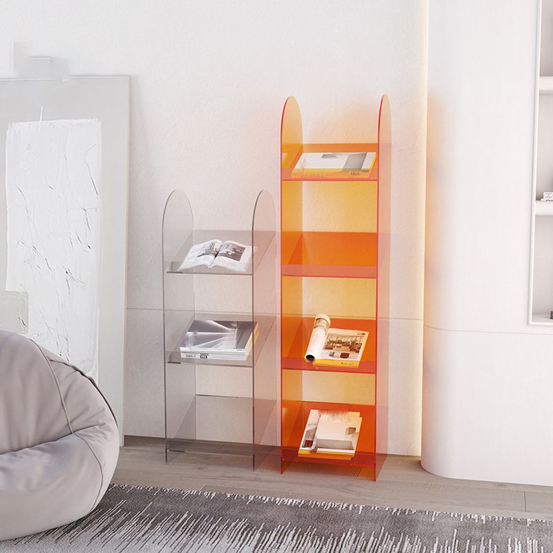 Libreria moderna di libreria standard aperta con scaffali