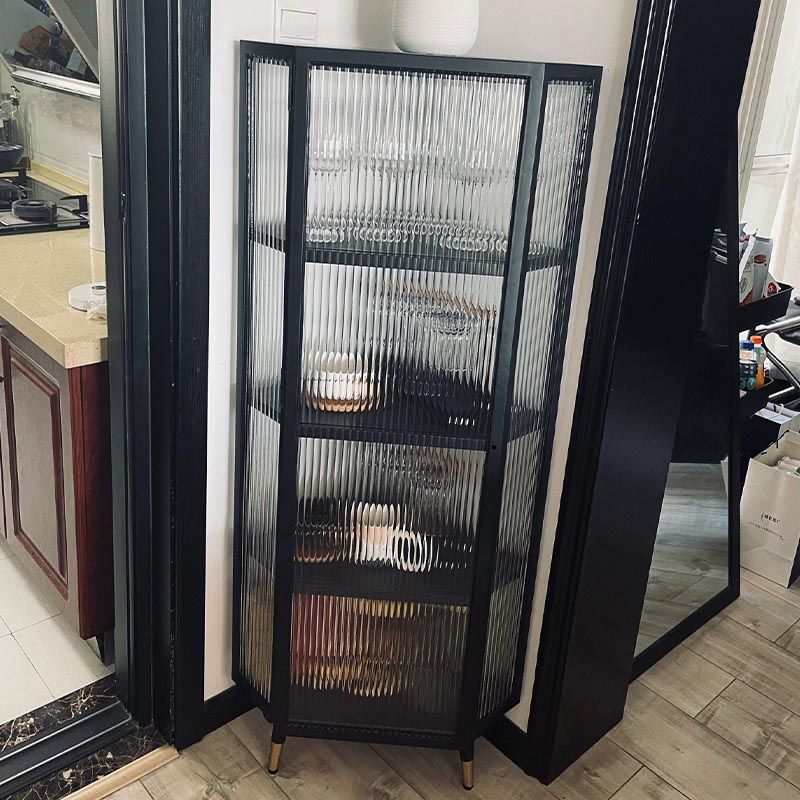 Rack de bouteille à vin de sol en métal.