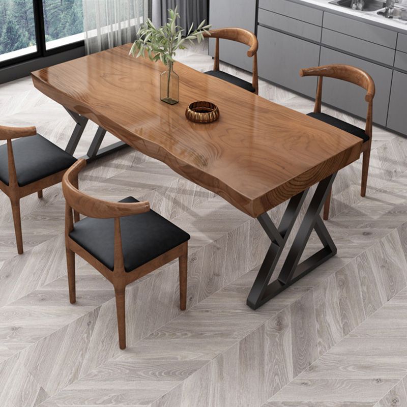 Tavolo da pranzo industriale rettangolare con piano in legno marrone scuro e base in metallo