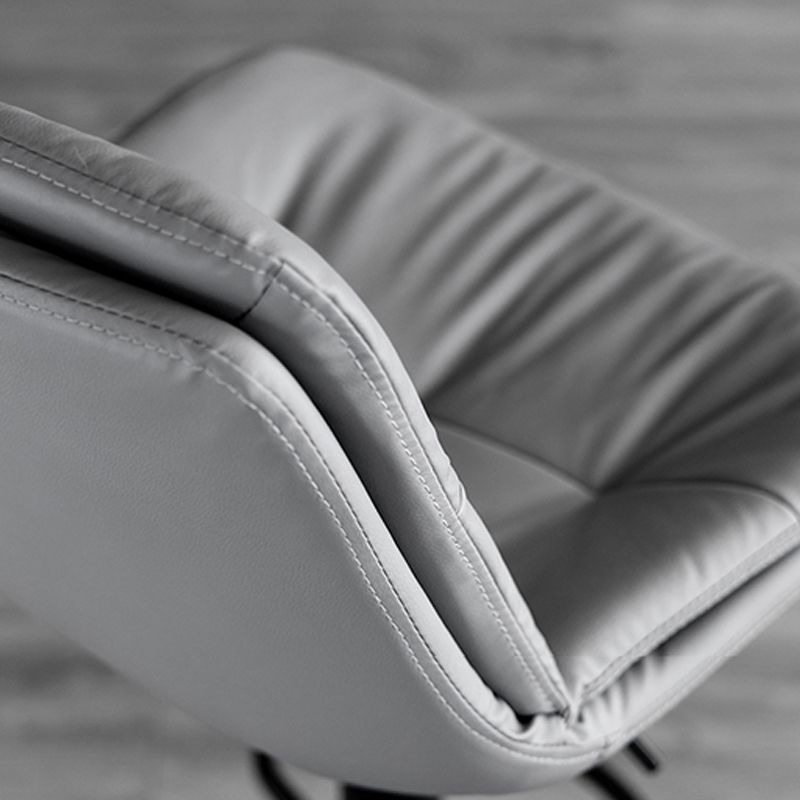 Tabouret de comptoir en fausse en cuir en métal en métal contemporain avec finition mate en finition mate