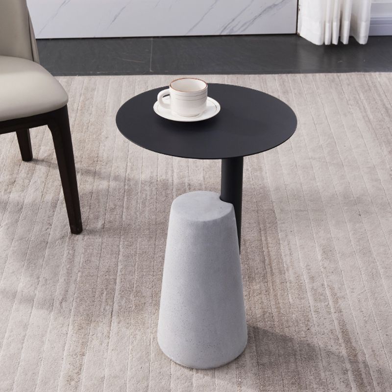 Concrete Modernistic Table Lacquer Round Table for Living Room Clearhalo 'Coffee & Accent Tables' 'End & Side Tables' 'end_side_tables' 'furn' 'furn_end_side_tables' 'Furniture' 'Living Room Furniture' 1200x1200_89847d67-677e-4dfd-be98-f54ddd0c16f8