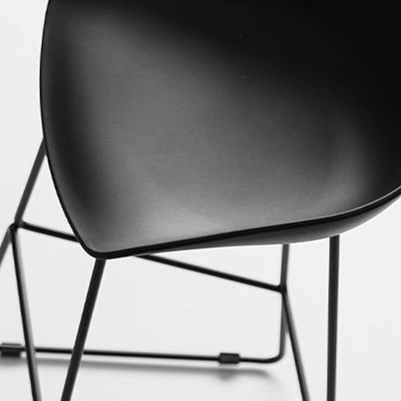 Sgabelli da bar di sedile per sede di plastica scandinavo bristol con base di ferro