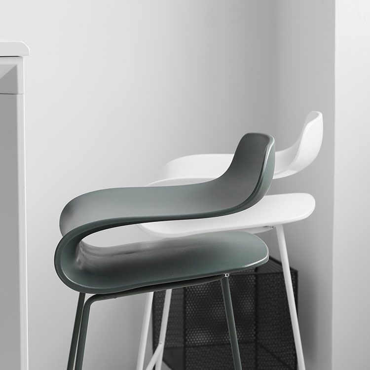 Tabouret de bar en plastique contemporain tabouret de dos bas avec base en métal pour le salon