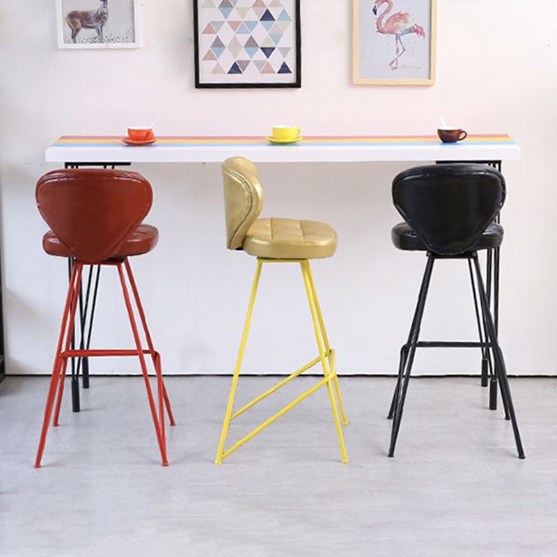 1/4-teiliger Bartisch mit Holzplatte und gepolsterten Hockern, industrielles rechteckiges Pub-Set