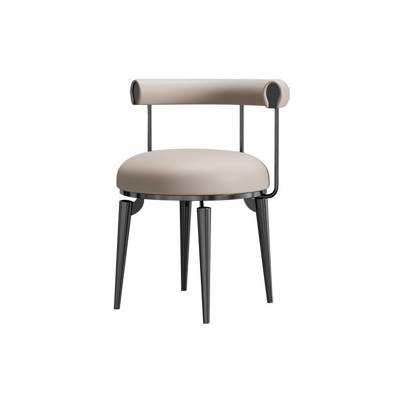 Silla de brazo tapizada estilo glamour de comedor abierto con patas de metal