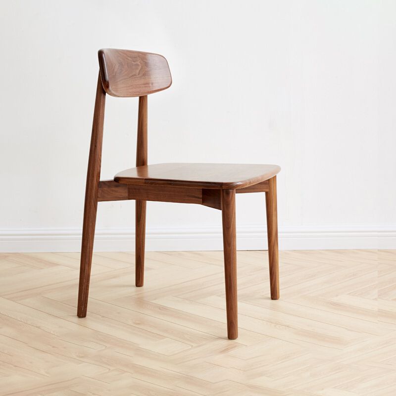 Binnen eigentijdse massief hout open rug armloze eetkamerstoel