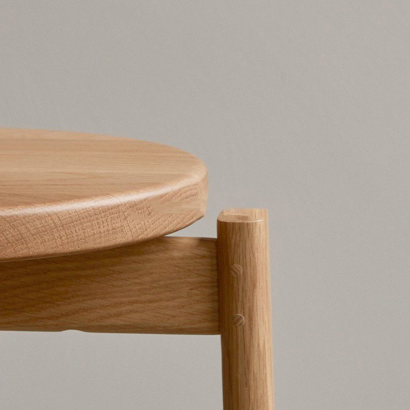 Tabouret de bar sans dos contemporain de 29,5 pouces avec base en bois massif