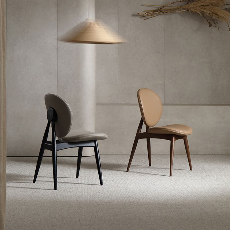 Eigentijdse vaste houten zijkant gestoffeerde armloze eetkamerstoel