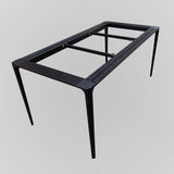 Tavolo da pranzo rettangolare moderno in pietra bianca con 4 gambe in metallo nero