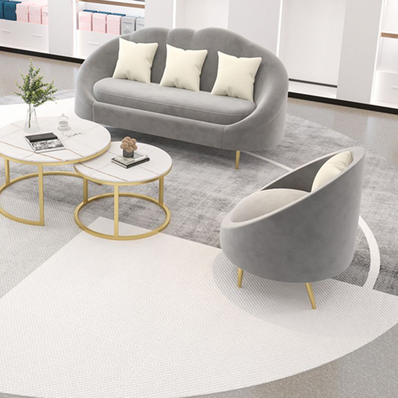 Canapé canapé incurvé contemporain en velours canapé de bras en pente pour le salon
