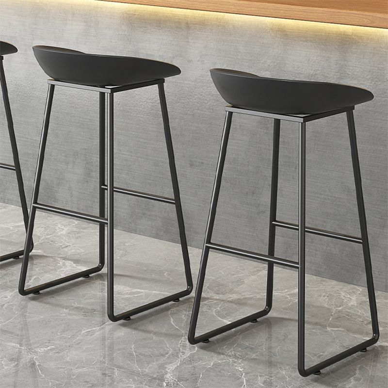 Contemporary Plastic Backrest Counter High Stool with Black Metal Base Clearhalo 'Bar Furniture' 'Bar Stools' 'bar_stools' 'furn' 'furn_bar_stools' 'Furniture' 'Kitchen & Dining Furniture' 1200x1200_8a93e78a-b7c4-47ce-9351-1718790ae985