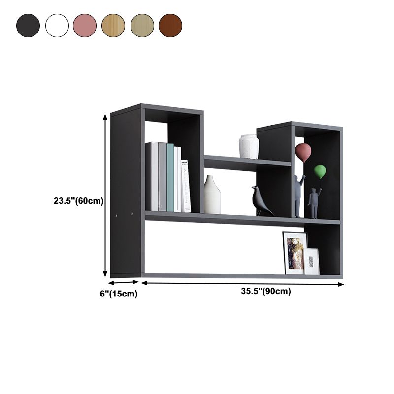 現代のエンジニアリングされた木製の本棚、幾何学的な壁に取り付けられた本棚