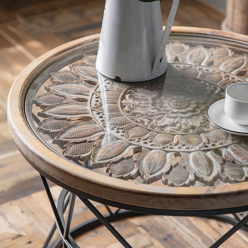 Tavolo laterale superiore del vassoio rotondo in legno rustico e snack di estremità laterale in metallo