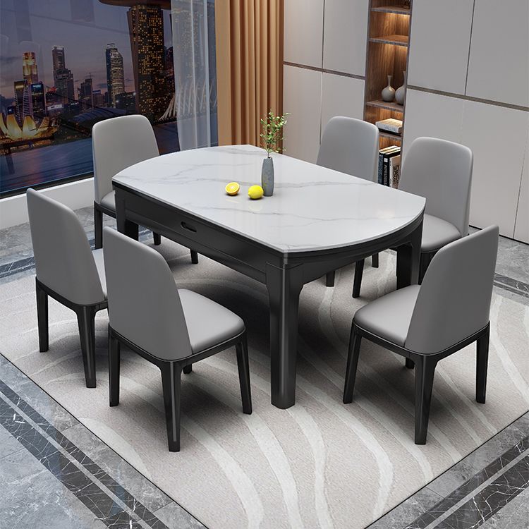 7枚の焼結された石と無垢材のダイニングルームの家具セット