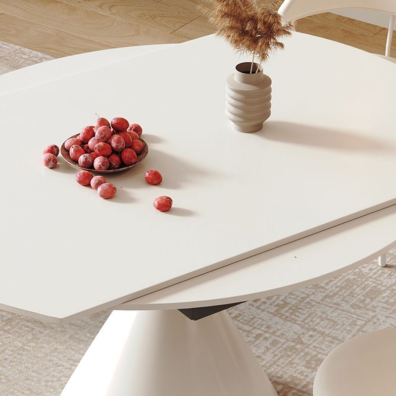 Zeitgenössischer ausziehbarer Sintered Stone Top Esstisch mit Stühlen