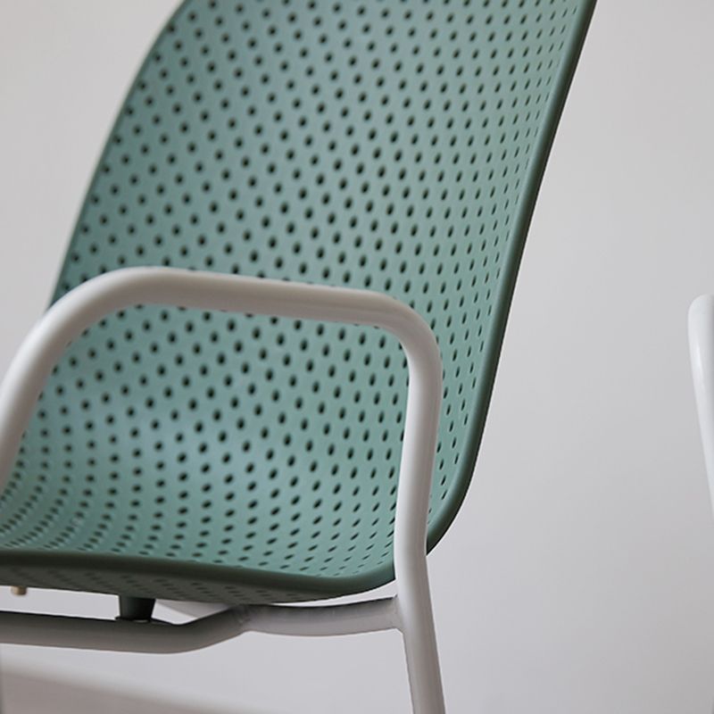 Industrial Style Kitchen Plastic Dining Chairs Dining Stackable Arm Chairs with Metal Legs Clearhalo ' kitchen&dining_furn' 'Dining Chairs' 'Dining Tables & Seating' 'dining_chair' 'furn' 'furn_dining_chair' 'Furniture' 'furniture_dining_chair' 'Kitchen & Dining Furniture' 'kitchen' 1200x1200_8b45c44d-5ba6-4636-ba5b-ddeb6d4781bb