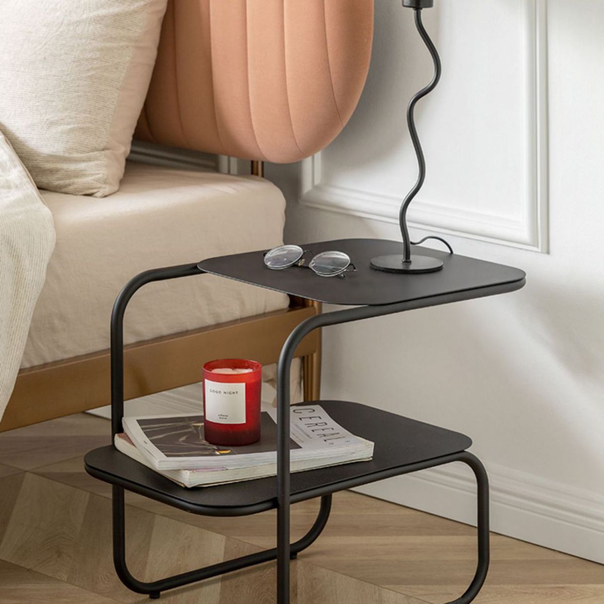 Metallbett Nachttisch 18,5 "hoher Industrial Night Tisch mit 2 Regalen