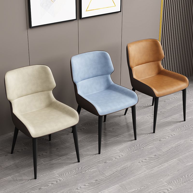 Chaise d'appoint à oreilles contemporaine, finition mate, chaise de salle à manger en cuir