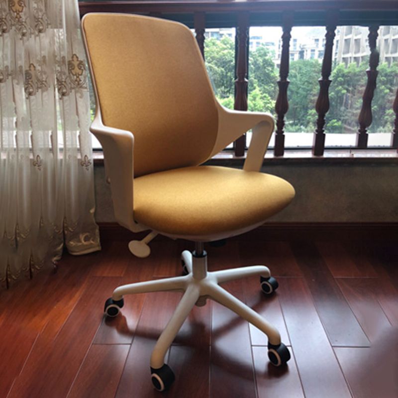 固定されたアームズデスクチェアモダンな調整可能なシート高さホイール付き人間工学に基づいたスイベルチェア