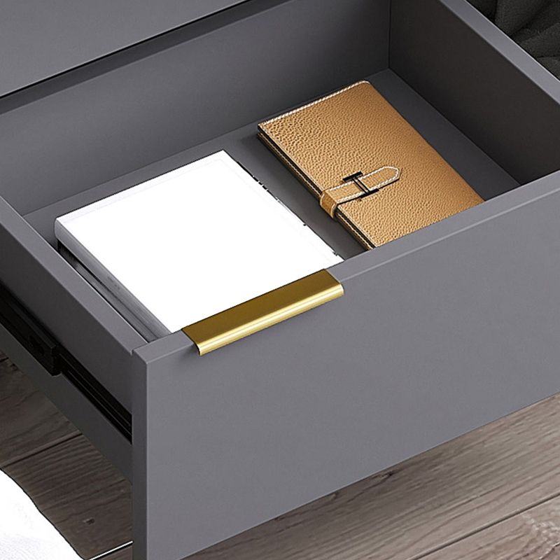 Mesa de noche de madera de imitación glamorosa de 18 pulgadas H Mesa de 1 cortavadora en gris/blanco