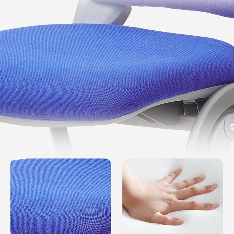 Presidente della conferenza ergonomica moderna senza braccio.