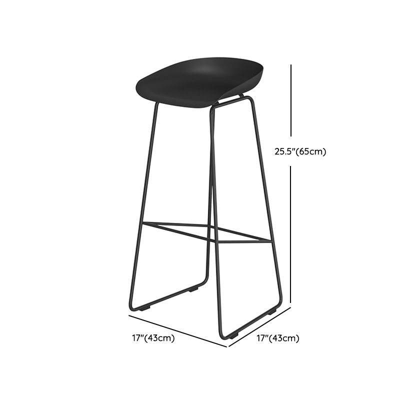 Industrial Bar Stool and Table Set Black 1/2/5 Pieces Pub Dining Set Clearhalo 'Bar Furniture' 'furn' 'furn_home_bar_bar_sets' 'Furniture' 'Home Bars & Bar Sets' 'home_bar_bar_sets' 'Kitchen & Dining Furniture' 1200x1200_8bac5171-85a2-4b3e-a639-3796da95c487