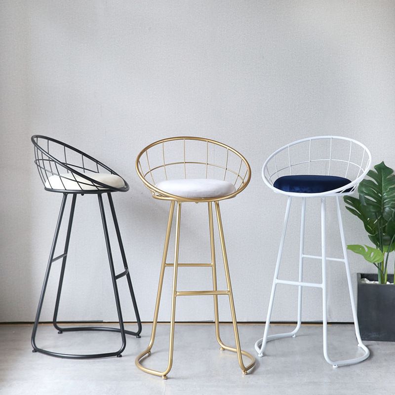 Glam Metal Bar and Counter Stool Low Back Stool with Gold Sled Base Clearhalo 'Bar Furniture' 'Bar Stools' 'bar_stools' 'furn' 'furn_bar_stools' 'Furniture' 'furniture_bar_stools' 'Kitchen & Dining Furniture' 1200x1200_8bb741c7-188f-4423-9945-49bde2d4cf2c
