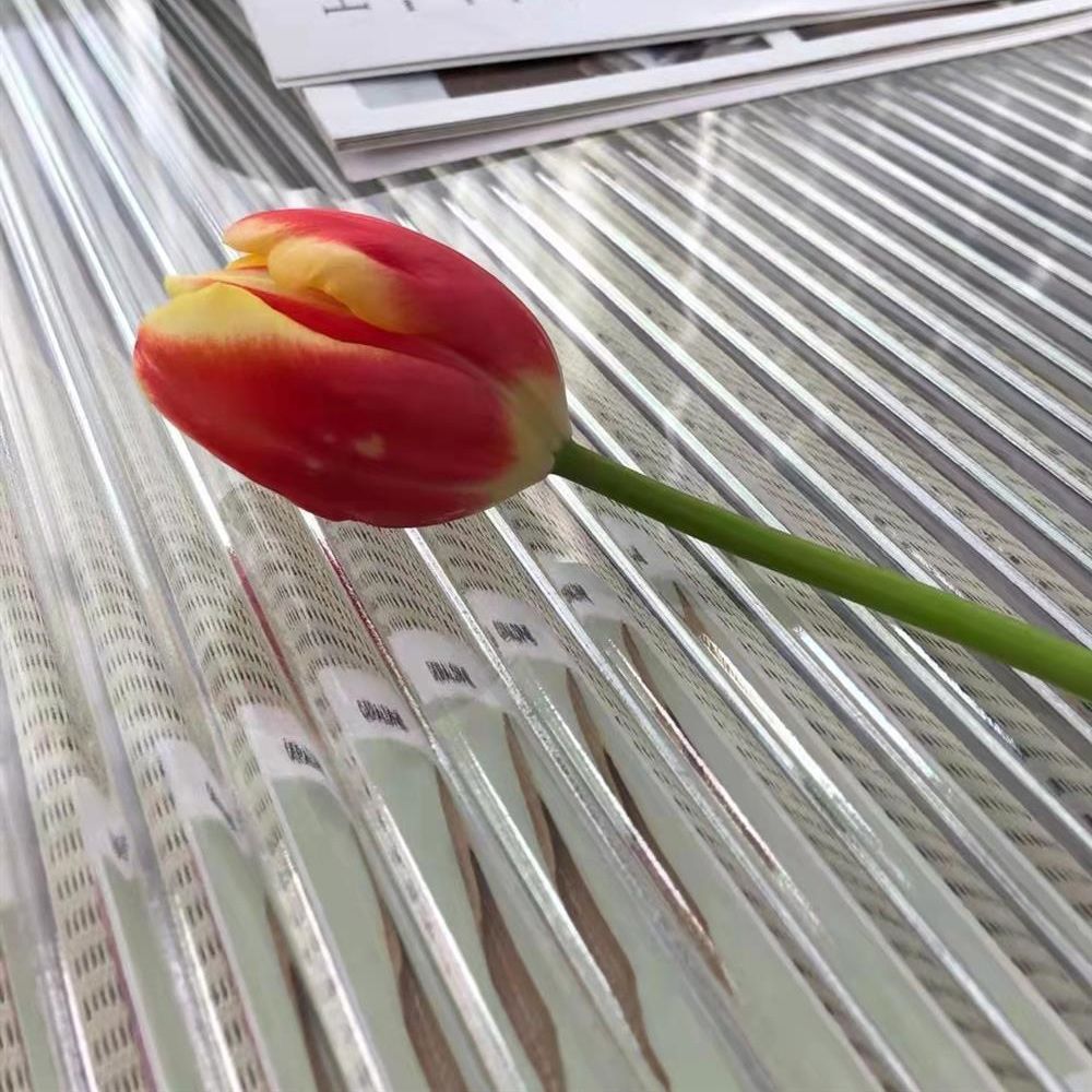 Tavolino contemporaneo nidificazione set con top in vetro rotondo e base di ferro