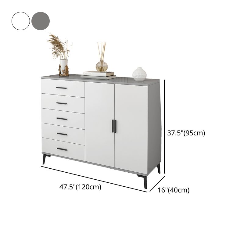 黒いまっすぐな脚ストレージキャビネットを備えたモダンな木製のアクセントキャビネット