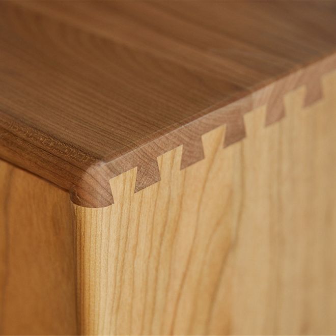 Cabinet moderne du milieu du siècle Cherry 1 Shelves 3 - Tiroir des jambes droites Accent Cabinet