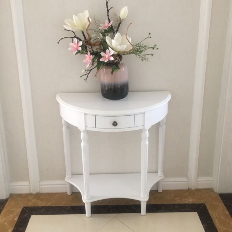 Table de console moderne du milieu du siècle en bois.