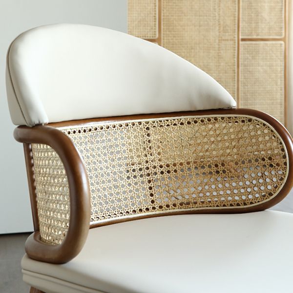 Tavolo da pranzo a forma quadrata a forma quadrata in legno contemporaneo per casa