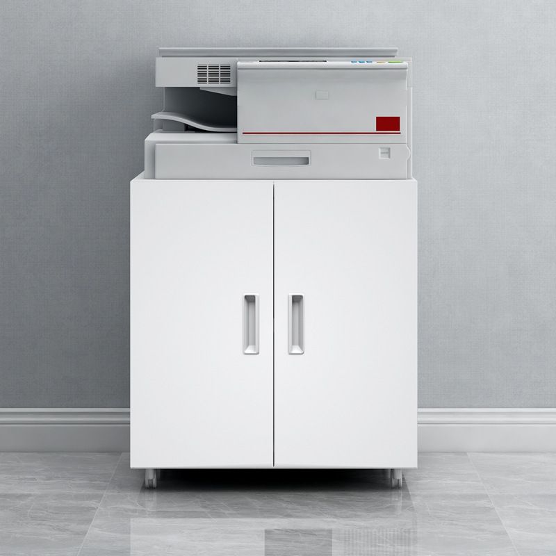 Archivos contemporáneos Archives laterales de marco de metal en la oficina de ruedas