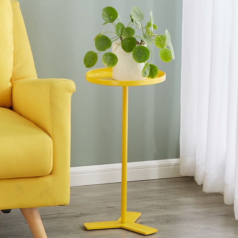 Iron Pedestal End Table Solid Color Round Metal Tray Top Side End Table Clearhalo 'Coffee & Accent Tables' 'End & Side Tables' 'end_side_table' 'end_side_tables' 'furn' 'furn_end_side_tables' 'Furniture' 'furniture_end_side_table' 'Living Room Furniture' 1200x1200_8c99e846-9e74-4daf-a532-3d67438c086b