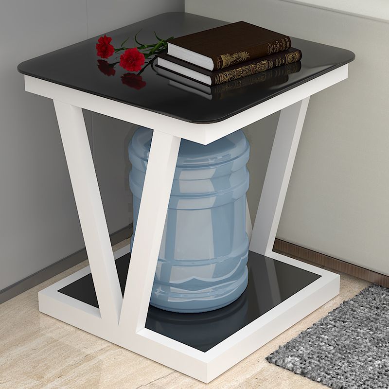 モダン23.22 "背の高いスクエアガラス上部サイドテーブルスチール架台ベースエンドテーブル付き棚付き