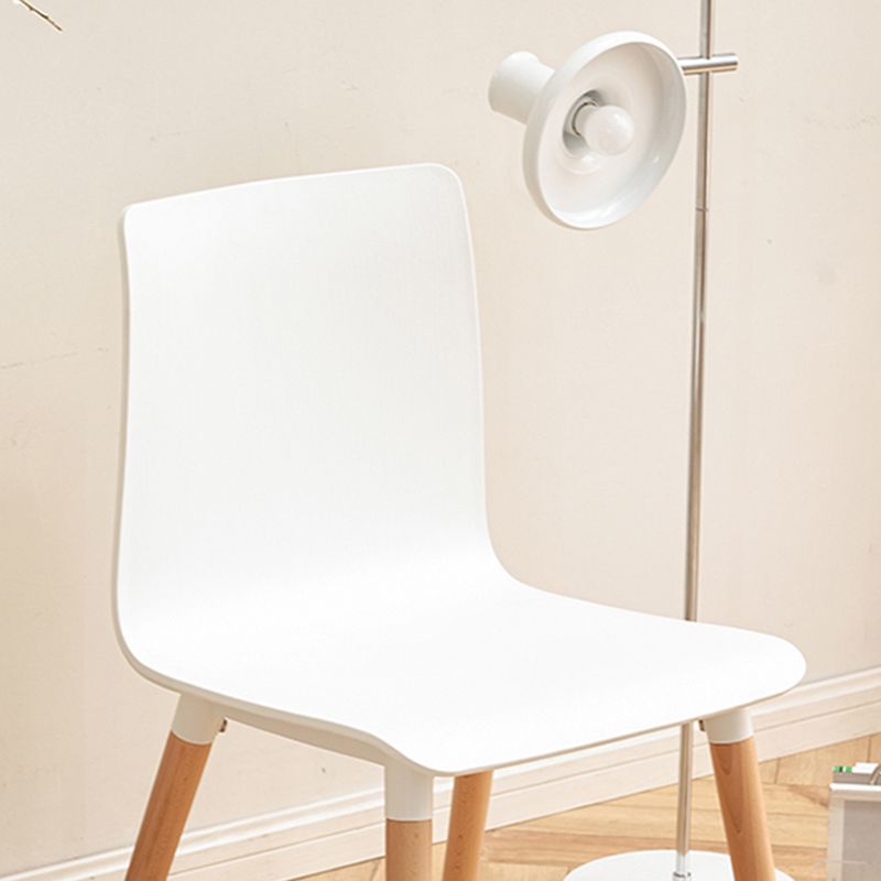 Zeitgenössischer offener Esstuhl Holzseitenstuhl für Esszimmer