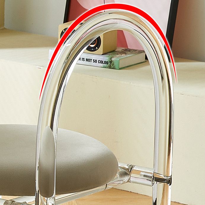 Zeitgenössischer Stil offener gepolsterter Acryl -Basis -Ess -Seitenstuhl offen