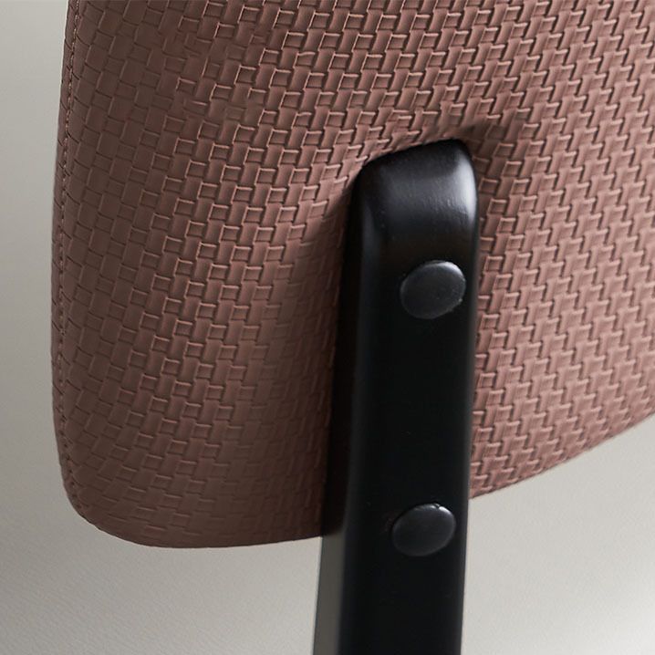 フェイクレザーキッチンダイニングチェアウッドベースの布張りのサイドチェア