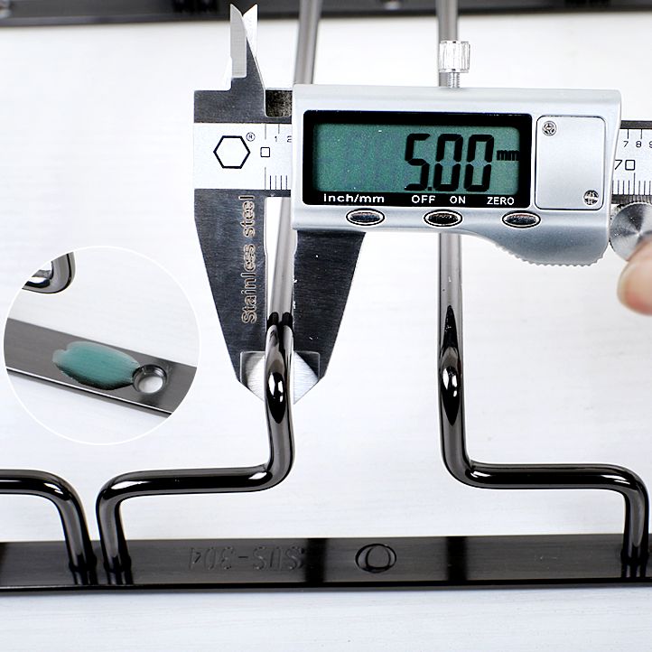 Contemporary Hanging Glass & Stemware Holder Stainless Steel Glass Rack in Black Clearhalo 'furn' 'furn_wine_racks' 'Furniture' 'Kitchen & Dining Furniture' 'Wine Racks' 'wine_racks' 1200x1200_8d3f7b8c-031a-4b1c-b70f-6720b984ef32