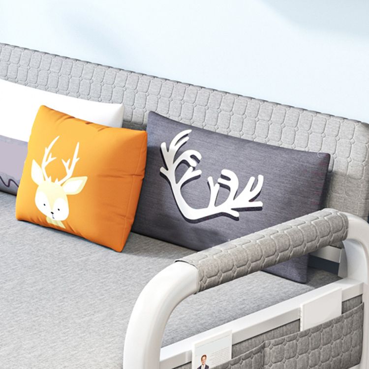 Cuscino incluso divano divano rotondo di bordo rotondo.