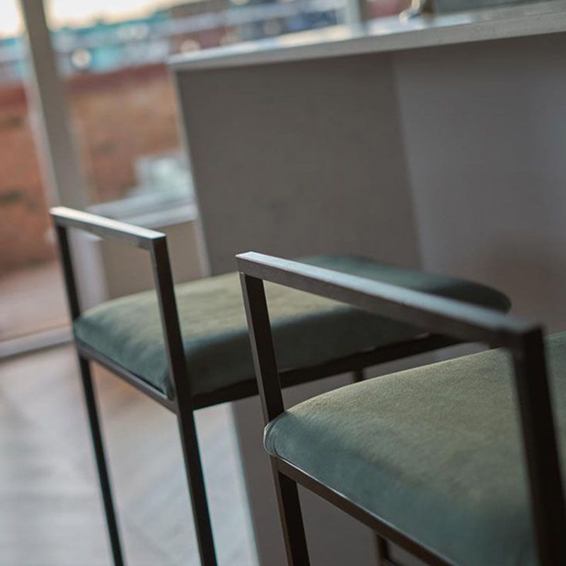 Modern Style Metal Bar Stool Low Back and Footrest Bar Stool for Kitchen (set of 2) Clearhalo 'Bar Furniture' 'Bar Stools' 'bar_stools' 'furn' 'furn_bar_stools' 'furniture_bar_stools' 'Kitchen & Dining Furniture' 'kitchen&dining_furn' 'kitchen' 'kitchen_furn' Furniture' 1200x1200_8d791938-ef73-4618-bf95-29e965200ccf