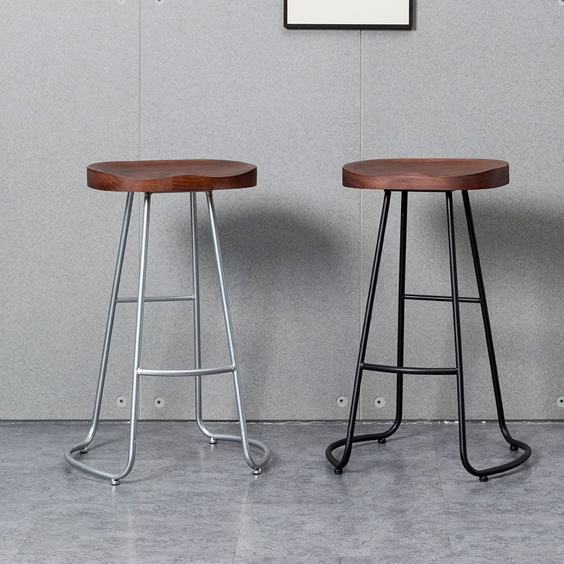 Modern Style Iron Bar Stool with Footrest Dining Room Solid Wood Bar Stool 30 Inches Clearhalo 'Bar Furniture' 'Bar Stools' 'bar_stools' 'furn' 'furn_bar_stools' 'furniture_bar_stools' 'Kitchen & Dining Furniture' 'kitchen&dining_furn' 'kitchen' 'kitchen_furn' Furniture' 1200x1200_8da331e8-e965-4631-b4cb-07f3349039f2
