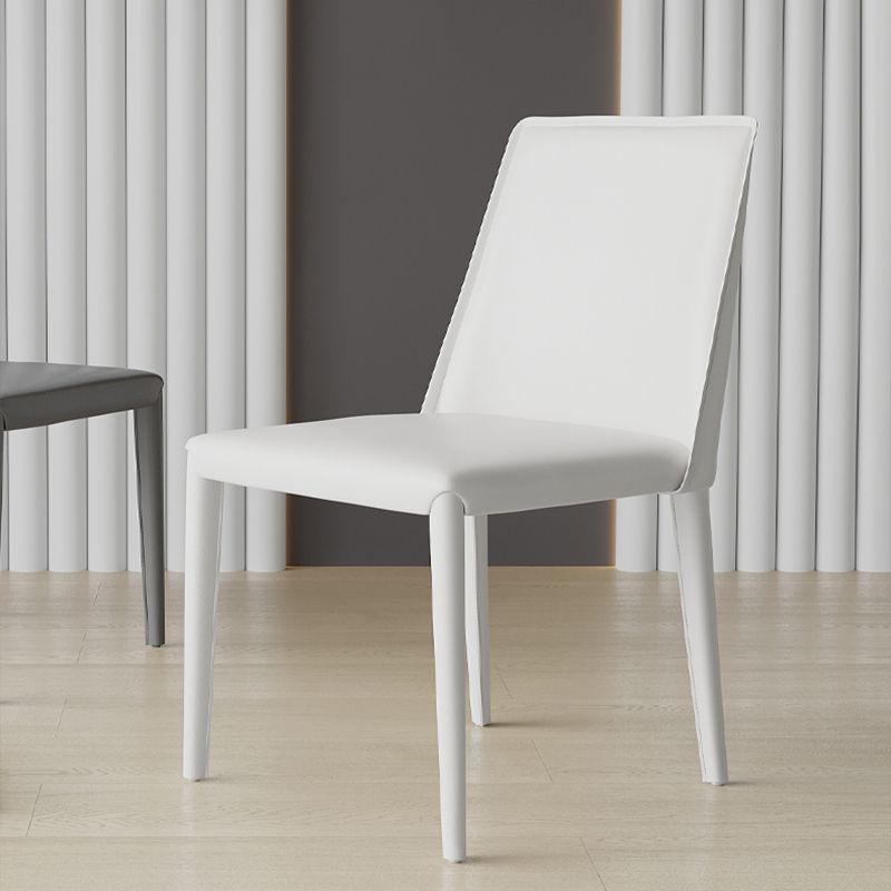 Sillas de comedor sin brazo de la espalda baja silla lateral moderna de cuero falso