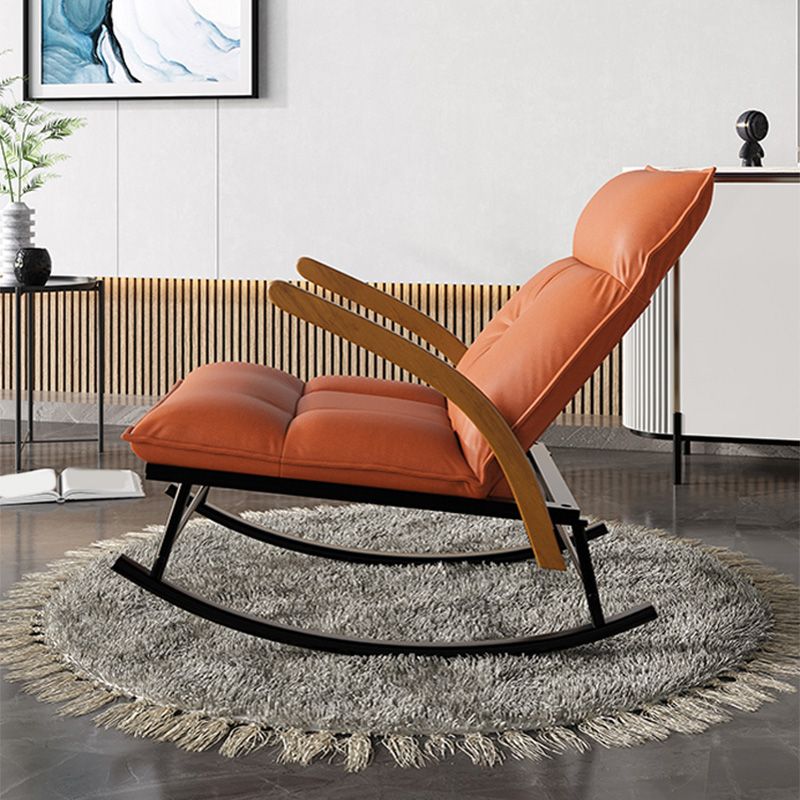 Chaise en cuir fausse 26,7 "L x 37,4" W x 37,4 "H Armes incluses pour chambre à coucher