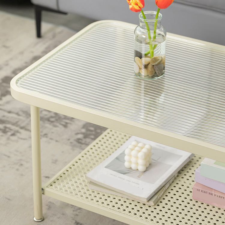Table basse rectangulaire en verre de 15,75 po, table de cocktail à 4 pieds en fer avec étagère