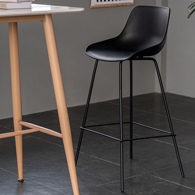 Contemporary Style Bar-stool Plastic Counter Bar Stool for Kitchen Bar with Metal Legs Clearhalo 'Bar Furniture' 'Bar Stools' 'bar_stools' 'furn' 'furn_bar_stools' 'Furniture' 'furniture_bar_stools' 'Kitchen & Dining Furniture' 1200x1200_8ecf58a4-9c4c-4deb-bb87-c60cdeb59906