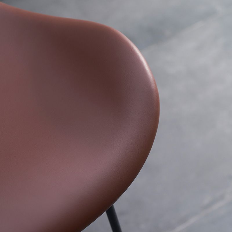 Sgabello da bar moderno in vetro in finto braccio con sgabello da banco in metallo