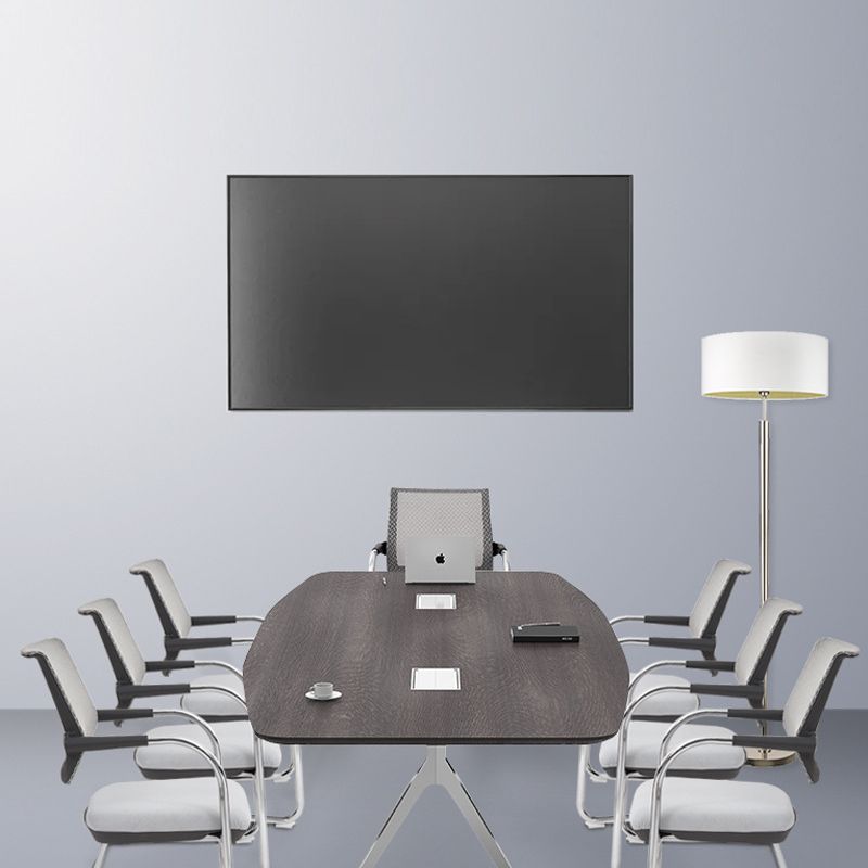 Ergonomische bureaustoel van eigentijdse stof, conferentiestoel met middenrug
