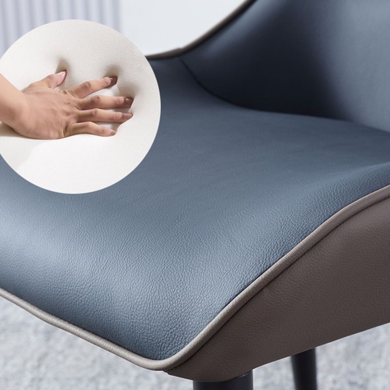 Sedia da pranzo in pelle finta moderna sedia laterale del braccio di wingback per uso domestico